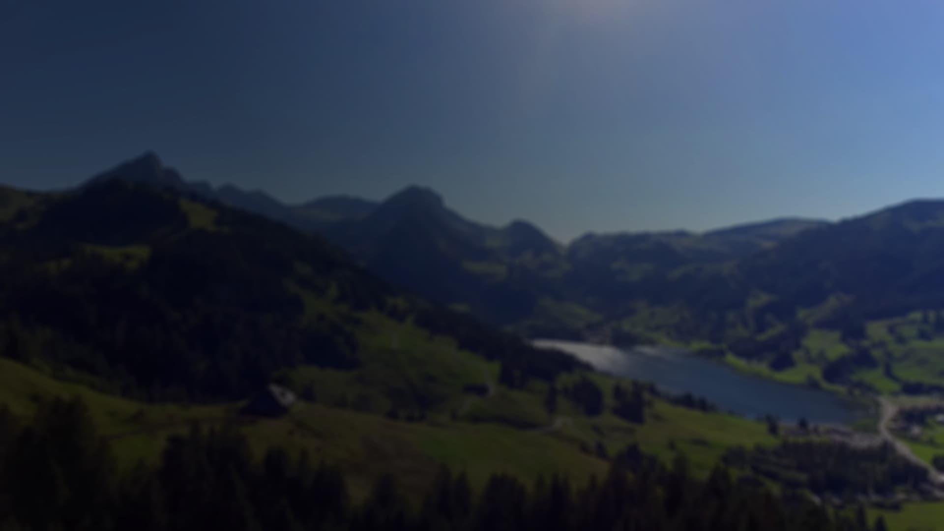 Aussicht auf den Schwarzsee im Sommer